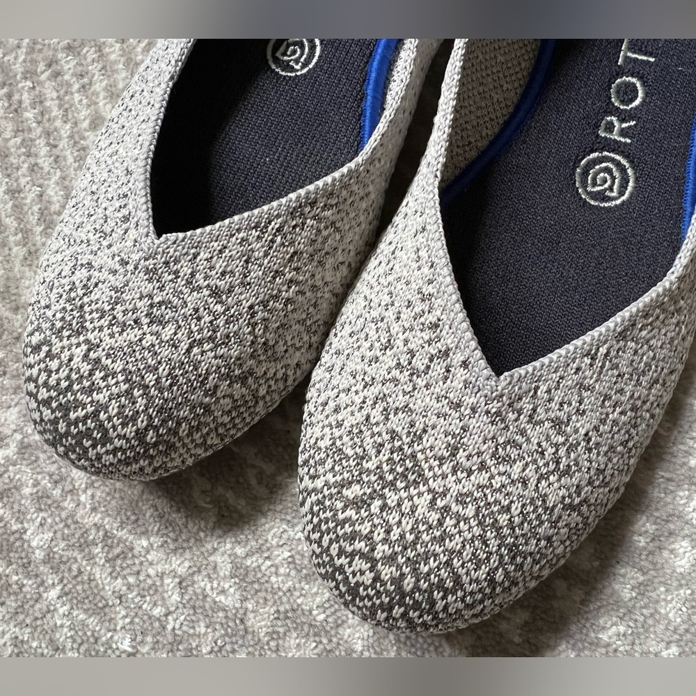 Rothy’s rare retired color pearl metallic flat size 8